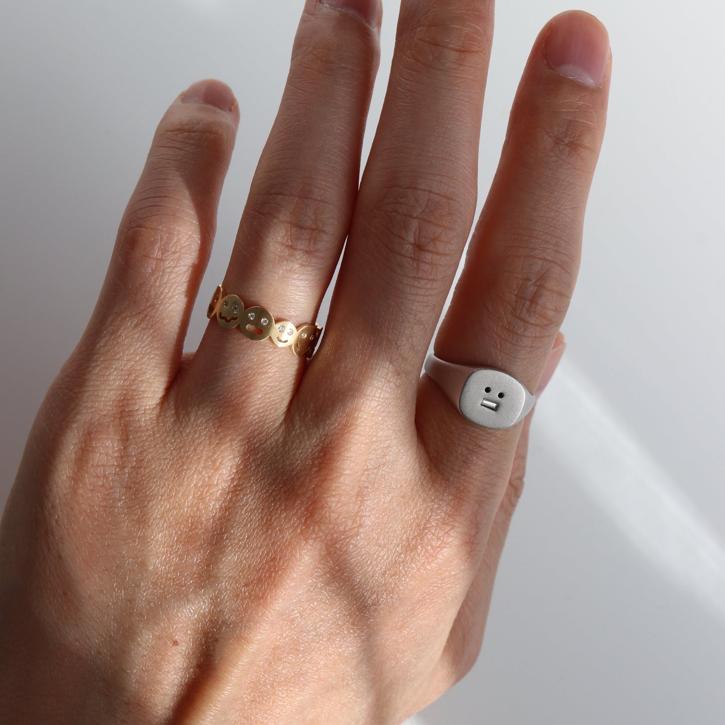 GRIN SIGNET RING