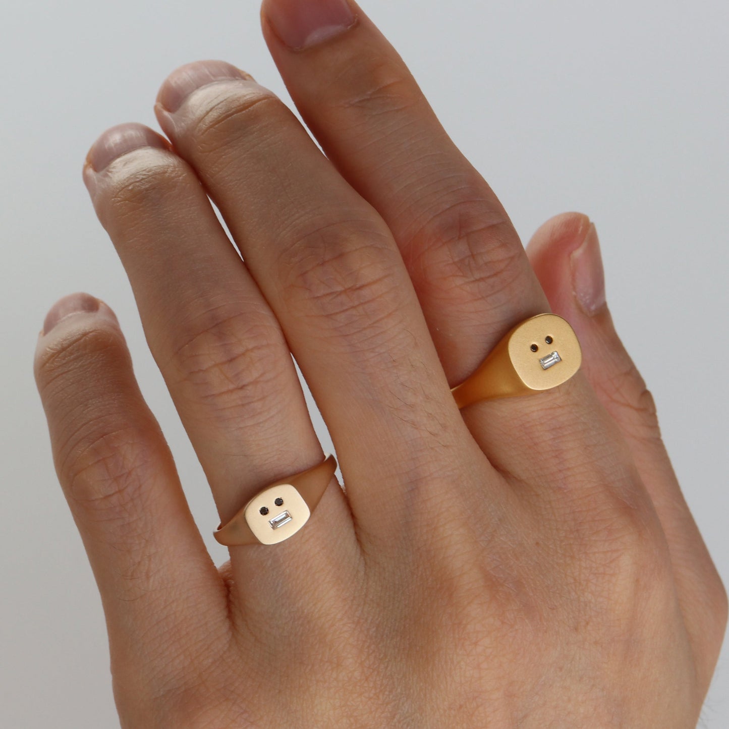 GRIN SIGNET RING