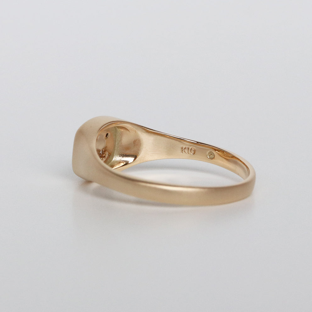 PETITE GRIN SIGNET RING