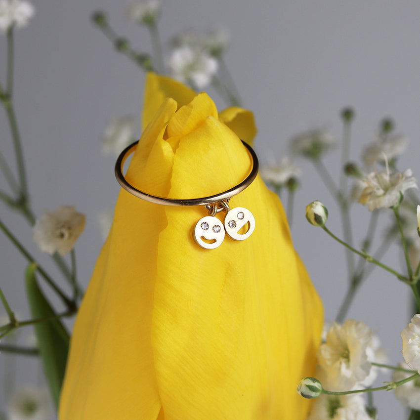 SMILEY CHARM RING